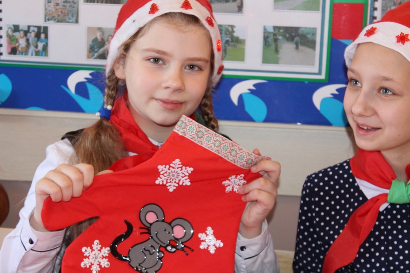 Счастье верит в чудо. В средней школе № 4 г.Новогрудка проходит акция «Чудеса на Рождество»
