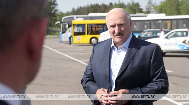 Лукашенко поручил активнее развивать МКАД и придорожные участки