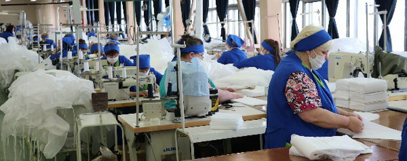 ОАО «Белкредо» одно – из первых швейных предприятий республики, где наладили выпуск костюмов для медиков