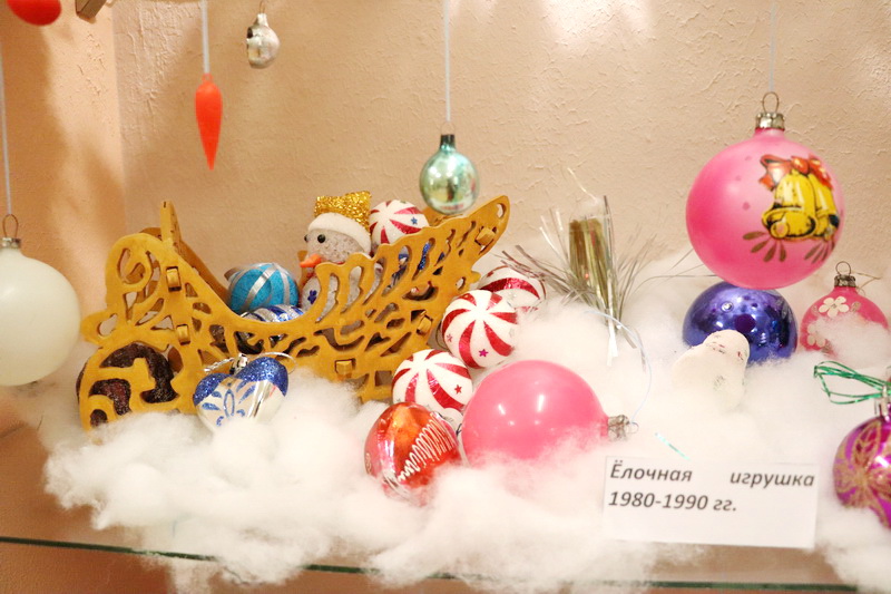 В музее Новогрудской спецшколы открылась экспозиция «Чудесный Новый год и Рождество Христово»