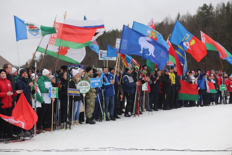 Спортивный азарт и море эмоций. На Новогрудчине с размахом провели областной спортивный праздник «Принеманская лыжня-2023»