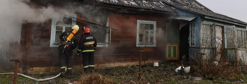 Новогрудские спасатели выезжали на ликвидацию пожара в деревне Хоросица