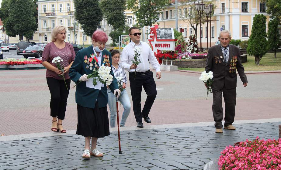 Жизнь "Перед памятью фронтовых товарищей осуждаем нападки, которые ведутся против нашей белорусской земли"
