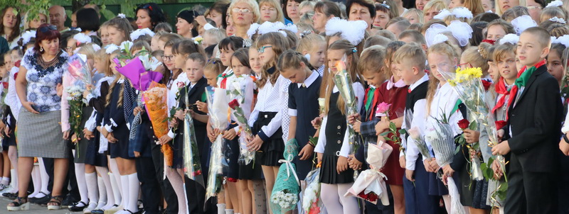 В школах Новогрудчины прозвенел первый школьный звонок 2019/2020 учебного года