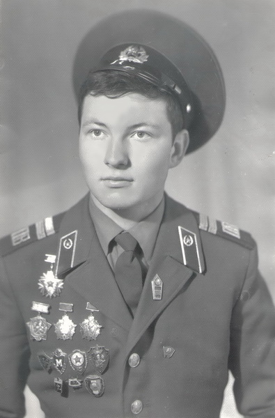 Григорий Михайлович Лазовский, ноябрь 1978 года, г. Кишинев. Служил в пограничных войсках.