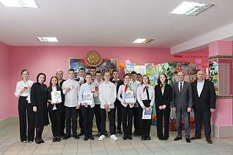 Юноши и девушки Негневичской средней школы вступили в ряды ОО «БРСМ»
