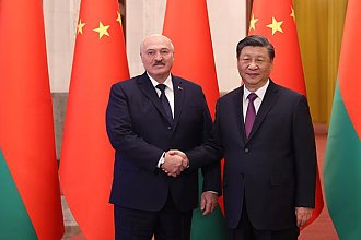 Александр Лукашенко поздравил Си Цзиньпина с единогласным избранием на пост Председателя КНР