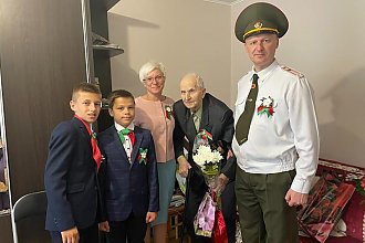 Спасибо за мирное небо. В День Независимости поздравления принимали ветераны Великой Отечественной войны Новогрудчины
