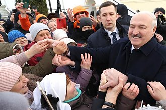 Какую поддержку государство оказывает женщинам и почему Александр Лукашенко называет себя женским Президентом