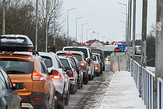 Польское погранведомство проинформировало белорусскую сторону, что с 10 февраля польский пункт пропуска Бобровники официально приостанавливает оформление транспортных средств