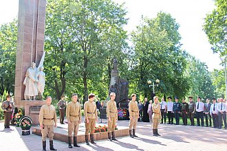 День, который навсегда вписан в историю города: у Могилы Неизвестного Солдата прошел митинг к 78-й годовщине освобождения Новогрудка