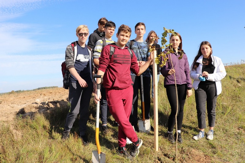Посади дерево: «День озеленения» проходит в Новогрудке 
