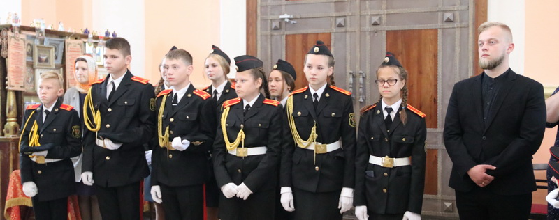 Кадет средней школы №7 Новогрудка благословили на начало учебного года