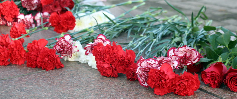 Октябрьская революция: цветы к памятнику Ленину возложили в Новогрудке
