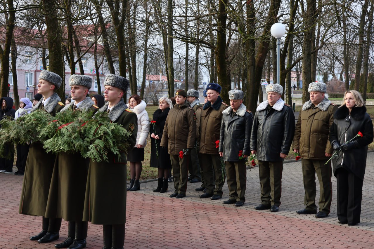 Участники республиканской военно-патриотической акции «Готовы Родине служить» почтили память погибших при исполнении воинского долга