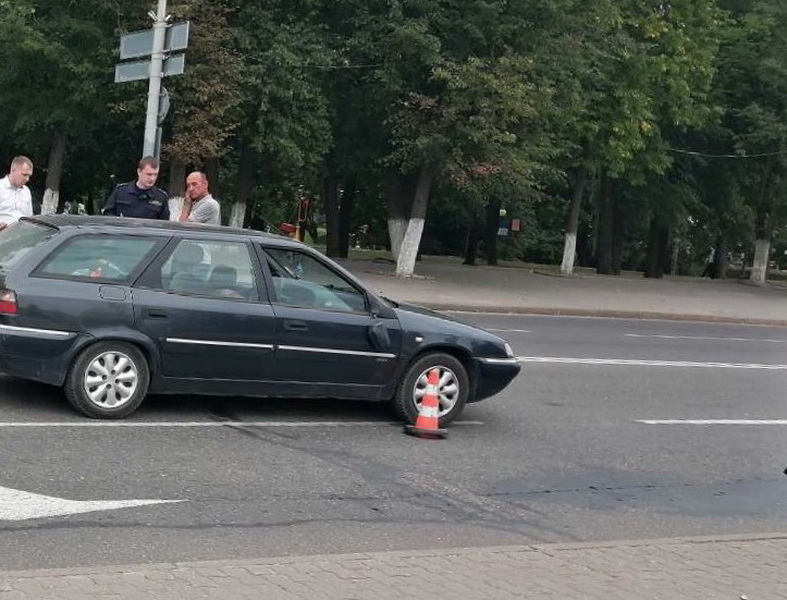 В Новогрудке на пешеходном переходе сбили человека