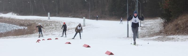 На базе спортивно-биатлонного комплекса в д. Селец проходят соревнования «Снежный снайпер»