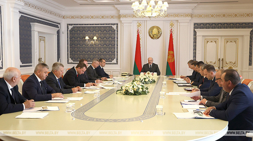 Александр Лукашенко собрал совещание по актуальным вопросам развития пищевой промышленности