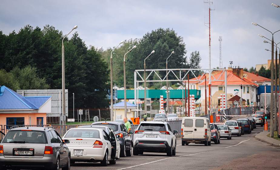 Платят все, въезд – по живой очереди. В Беларуси вступили в силу новые правила при пересечении границы