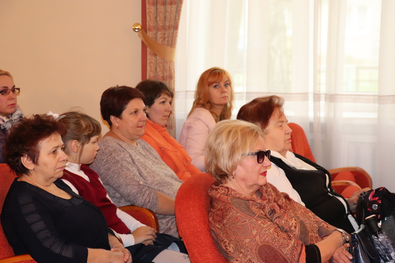В преддверии Дня матери в Новогрудке чествовали женщин – профсоюзных активистов