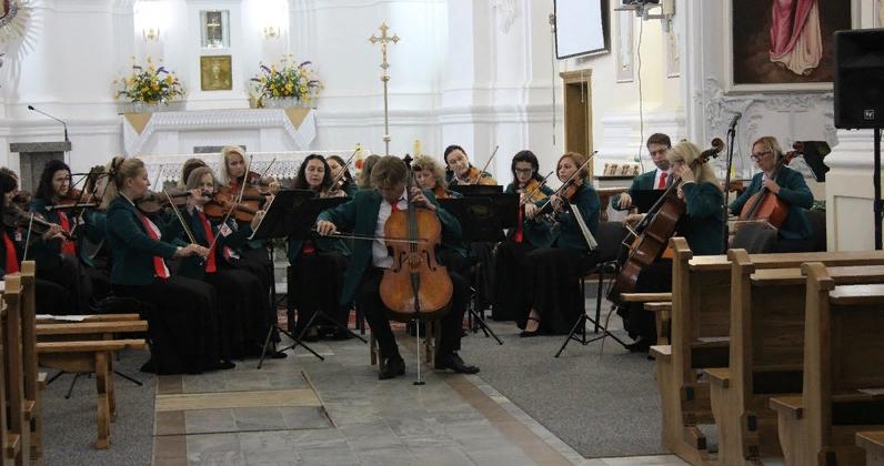  Национальный академический концертный оркестр Беларуси под руководством Михаила Финберга открыл новый сезон выступлением в Новогрудке