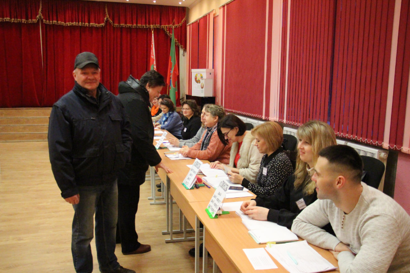 Главное – сделать правильный выбор! Новогрудчане голосуют за процветание страны и достойных кандидатов