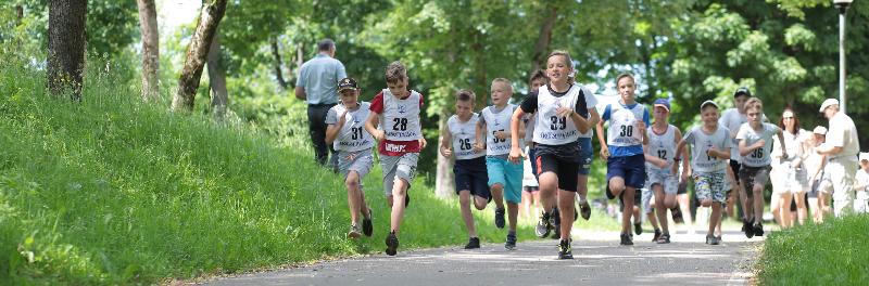 «ЗдОрово! ЗдорОво!» День спорта и здоровья на Новогрудчине собрал юных любителей активного образа жизни