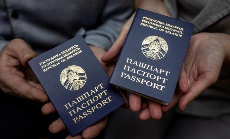 «Мы - граждане Беларуси!». В Гродненской области 400 юношей и девушек получат паспорта во время акции БРСМ