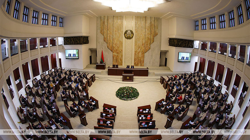 Депутаты приняли во втором чтении поправки в пенсионные законы
