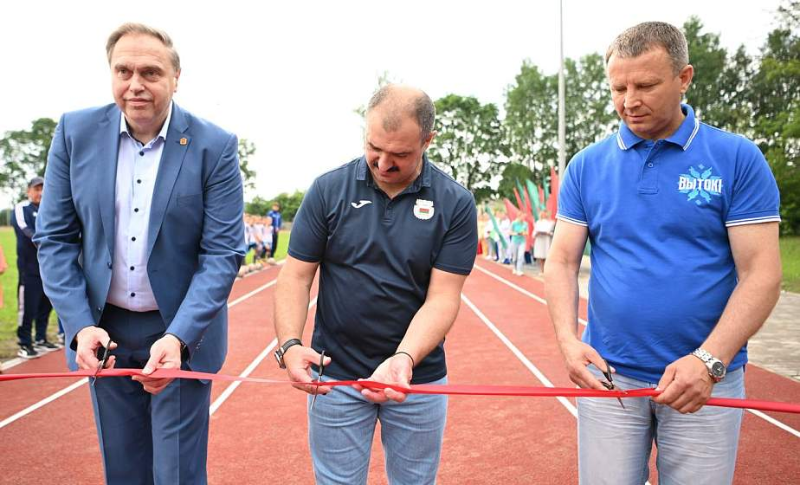 Школьный стадион в Жировичах открыли во время спортивно-культурного фестиваля «Вытокi. Крок да Алiмпу»
