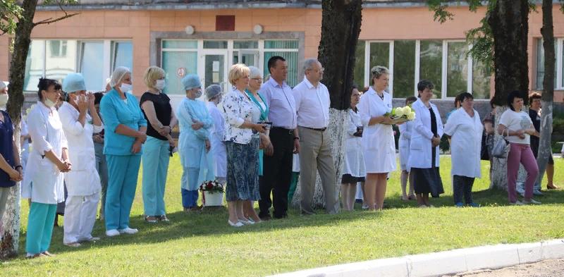 Медиков Новогрудчины  поздравили с профессиональным праздником