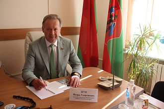 Член Совета Республики Национального собрания Республики Беларусь Игорь Жук провел прием граждан в Новогрудке