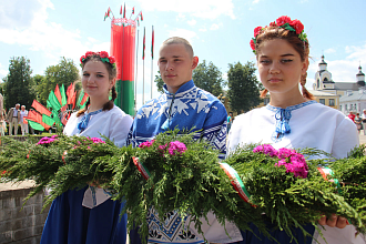 Наша память сильнее времени. Митинг, посвященный Дню Независимости Республики Беларусь, прошел в Новогрудке
