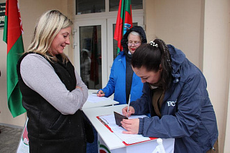 В Новогрудке продолжается сбор подписей за выдвижение кандидатов в Президенты Республики Беларусь