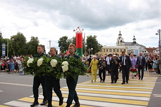 Под мирным небом 80 лет: новогрудчане отмечают славную дату освобождения Беларуси и День Независимости