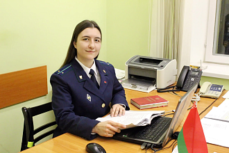 Помощник прокурора Новогрудского района Елизавета Аникевич успешно справляется со своими обязанностями