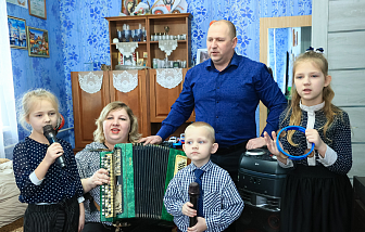 Почему многодетная семья из Новогрудского района счастлива в родной деревне