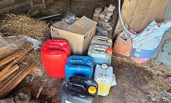 В Новогрудском районе тракторист сливал топливо на продажу