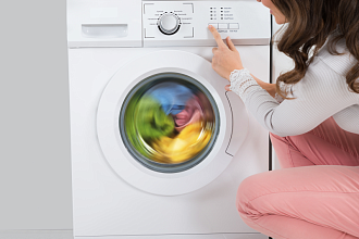 Как избавиться от неприятного запаха в стиральной машине: полезные рекомендации