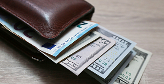 Почти 85% выявленных в Беларуси в I квартале фальшивых денег составили доллары США