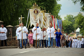В Новогрудке прошла процессия Божьего Тела (фоторепортаж)
