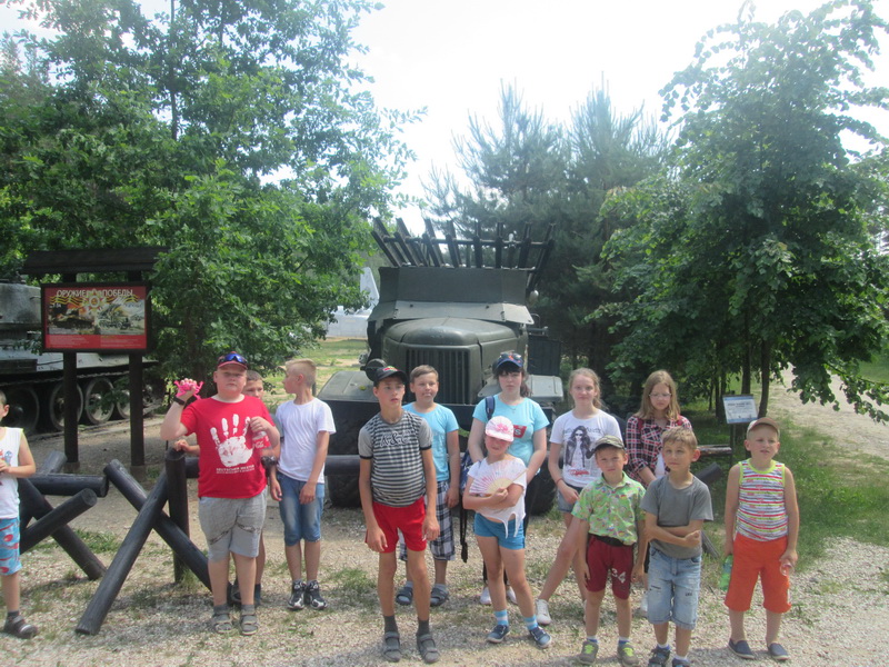 Воробьевичские школьники оздоравливаются в лагере «Остров патриотов»