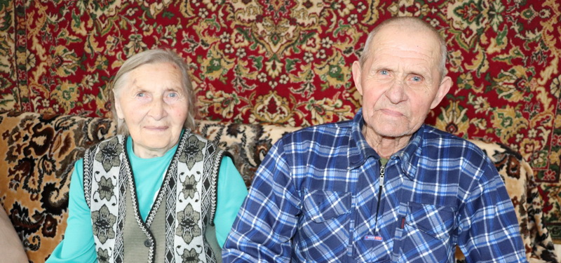 Жители деревни Мостище Елена и Александр Тетеруки вместе 60 лет