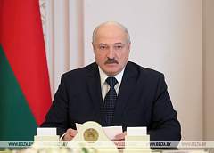 Александр Лукашенко ставит задачу максимально снизить зависимость Беларуси от нефтяных игр крупных держав