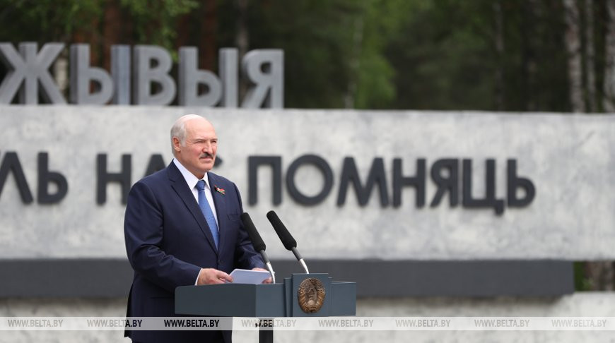 "Это двенадцать Хатыней!" - Александр Лукашенко принял участие в открытии мемориала на месте сожженной деревни Ола