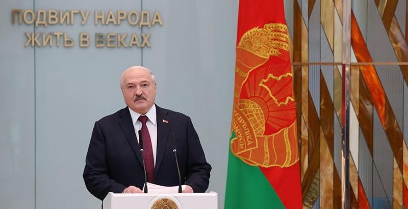 Александр Лукашенко: в Беларуси не допустят попыток переписать историю и забрать Победу советского народа