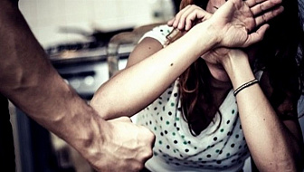 Новогрудчанин устроил дома дебош: душил и угрожал убийством сожительнице