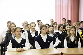 Людмила Мороз встретилась со старшеклассниками средней школы №7. Что обсуждали