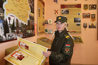 Елена Крайняя – экономист по образованию, военный по призванию, байкер по духу и просто чуткий человек с большим сердцем