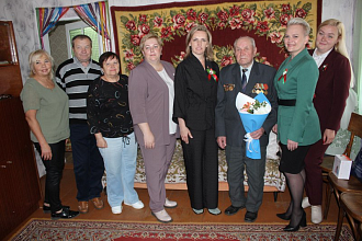 В канун 9 Мая в Новогрудке поздравления с праздником принимали ветераны Великой Отечественной войны